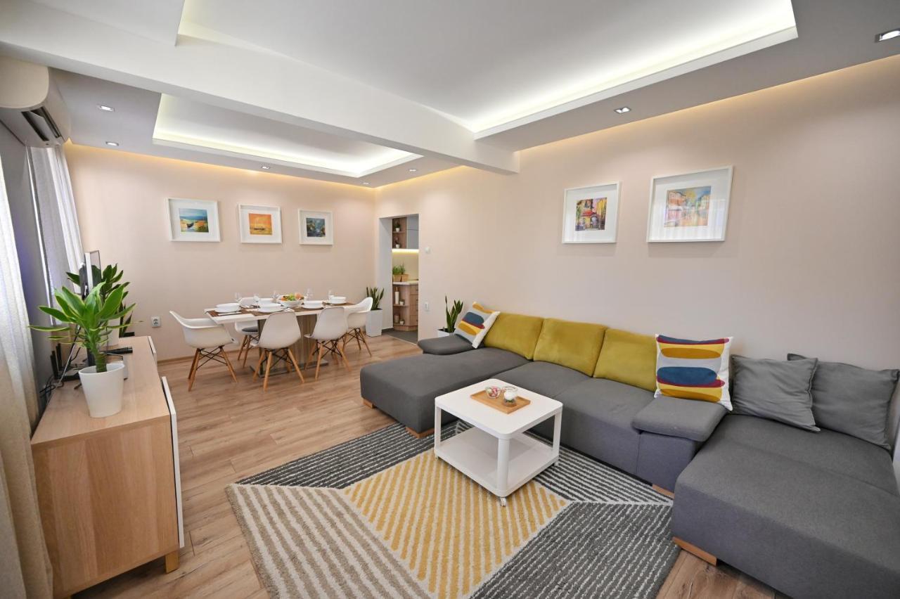 Modern Central 2-Bedroom Apartment With Parking Varna Exterior photo