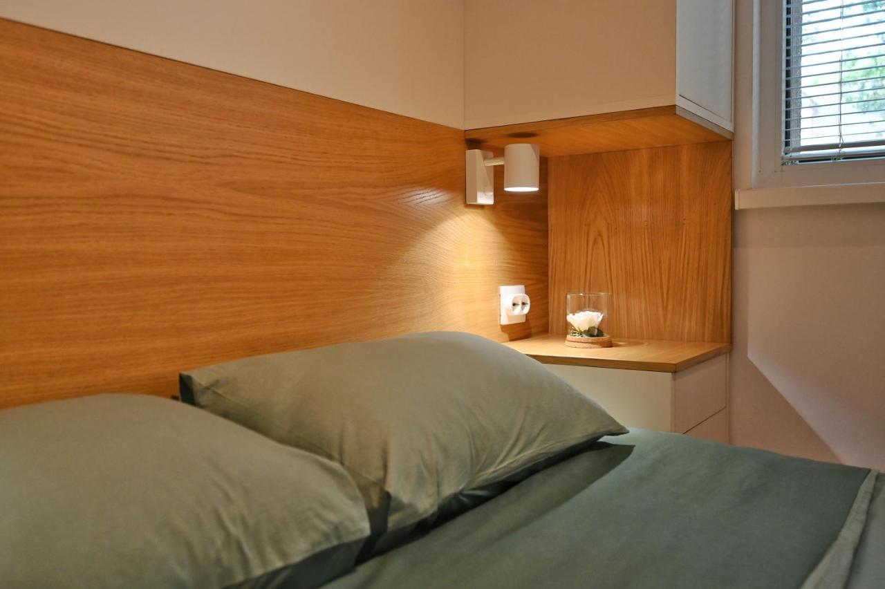 Modern Central 2-Bedroom Apartment With Parking Varna Exterior photo